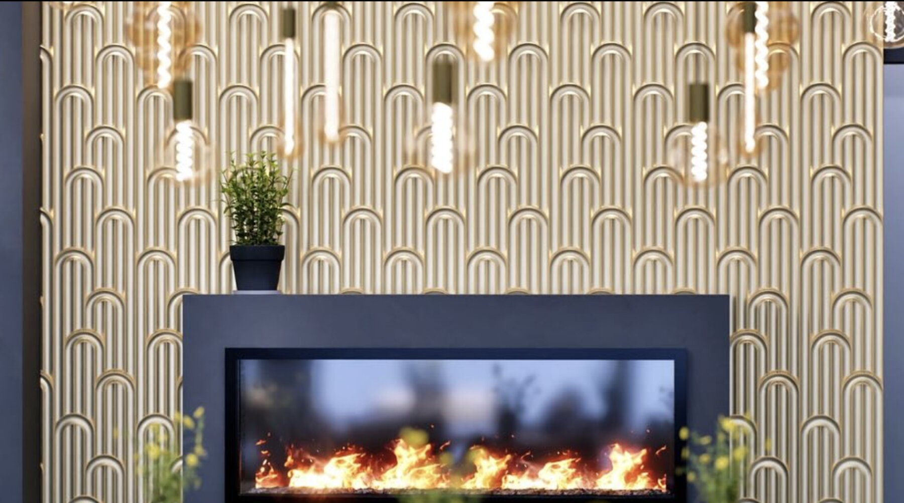 Goldene Bogenwand mit Kamin